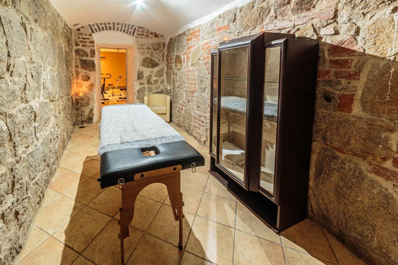 Hotel Fenix Jelenia Gora Exterior photo