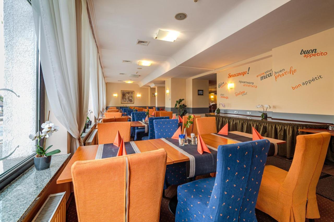 Hotel Fenix Jelenia Gora Exterior photo