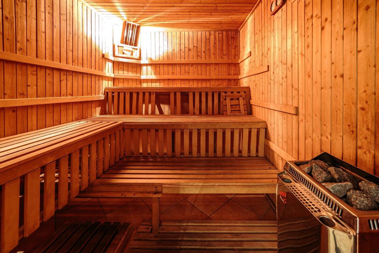 Hotel Fenix Jelenia Gora Exterior photo