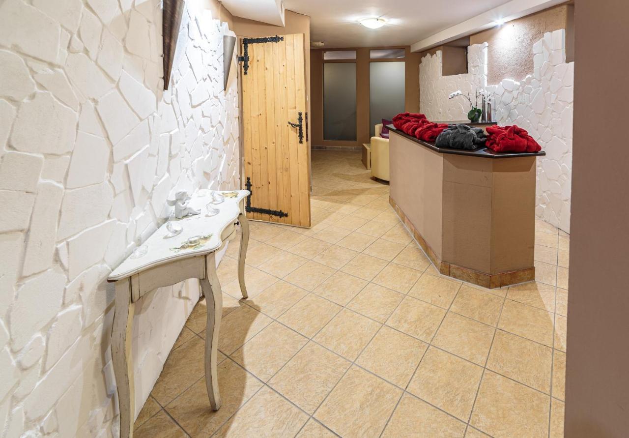 Hotel Fenix Jelenia Gora Exterior photo