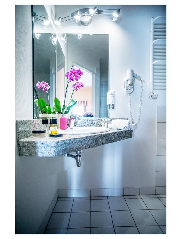 Hotel Fenix Jelenia Gora Room photo
