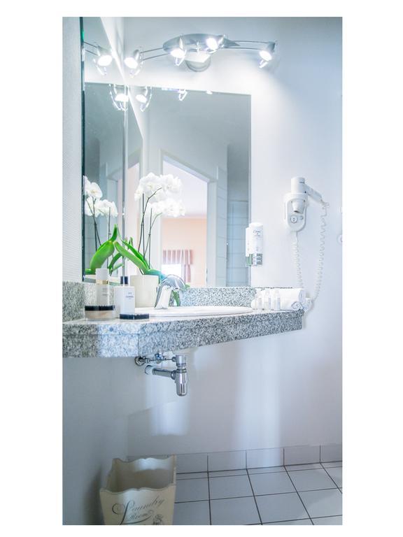 Hotel Fenix Jelenia Gora Room photo