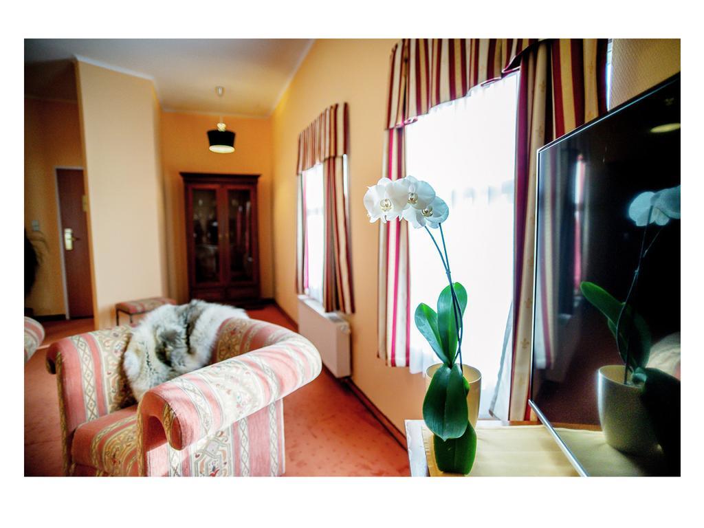Hotel Fenix Jelenia Gora Room photo