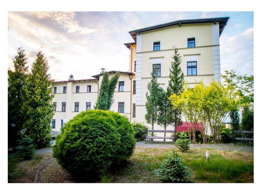 Hotel Fenix Jelenia Gora Exterior photo